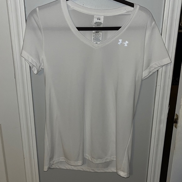 Under Armour Tops - Under armor heat gear tee in perfect condition … bought and never wore